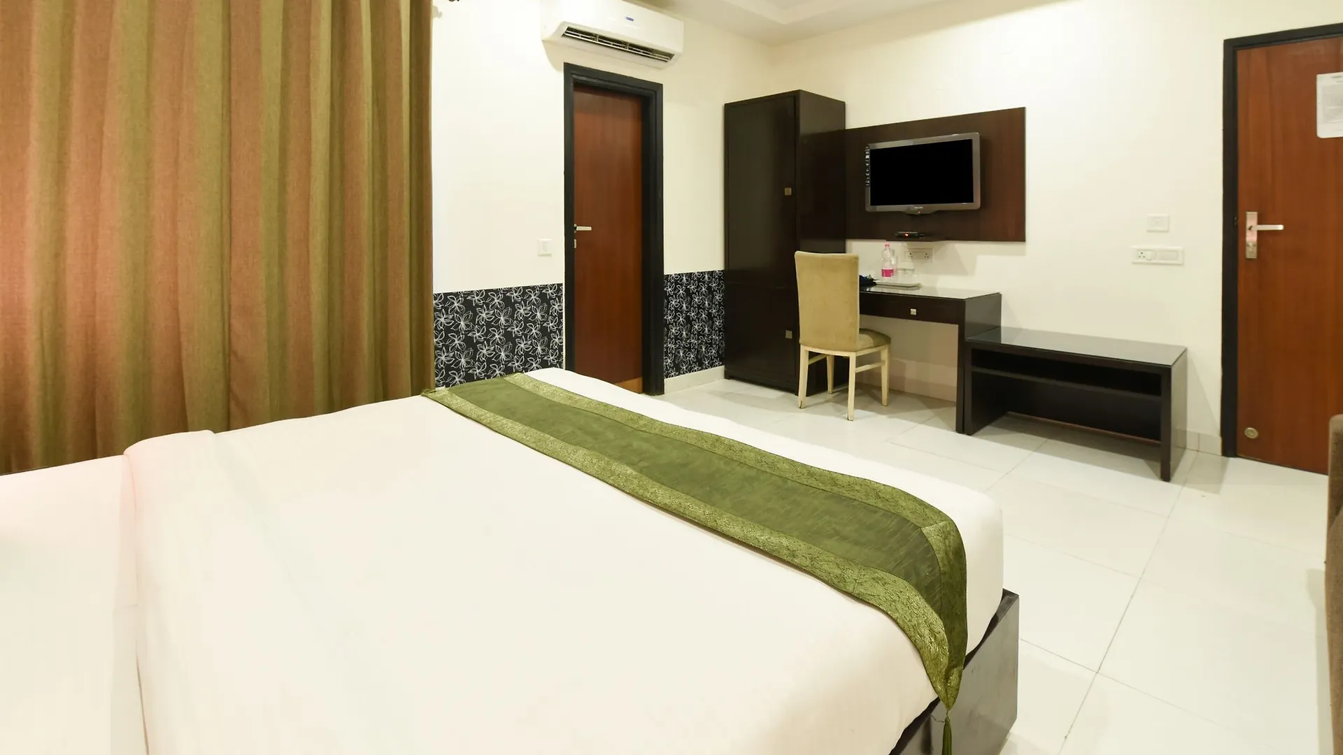 Treebo Aksh Palace 3*, Gurgaon