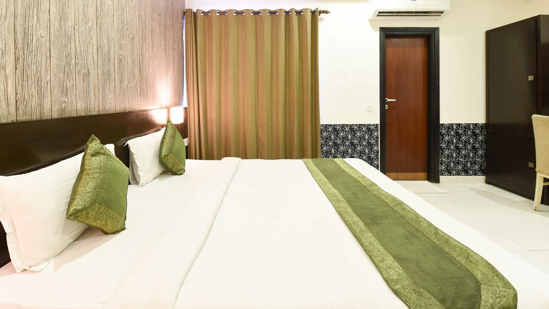 Hotel Treebo Aksh Palace